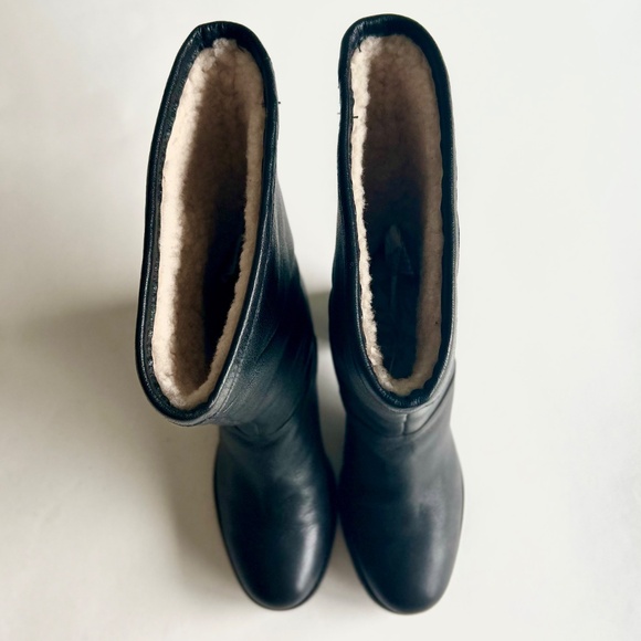 UGG Black Genuine Leather Sheepskin Lining Heel Mid Calf Boots size 9 - Picture 4 of 16